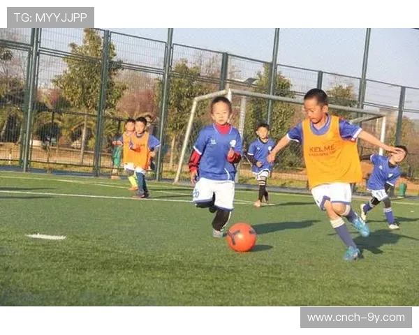 幼儿足球基础训练教程：培养运动兴趣与技巧的入门指南